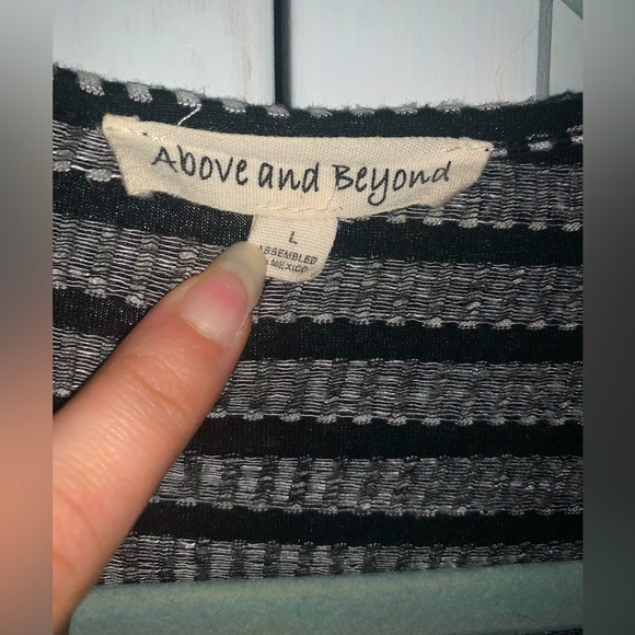 Above and Beyond Black and White Cardigan with Pockets - Picture 2 of 2